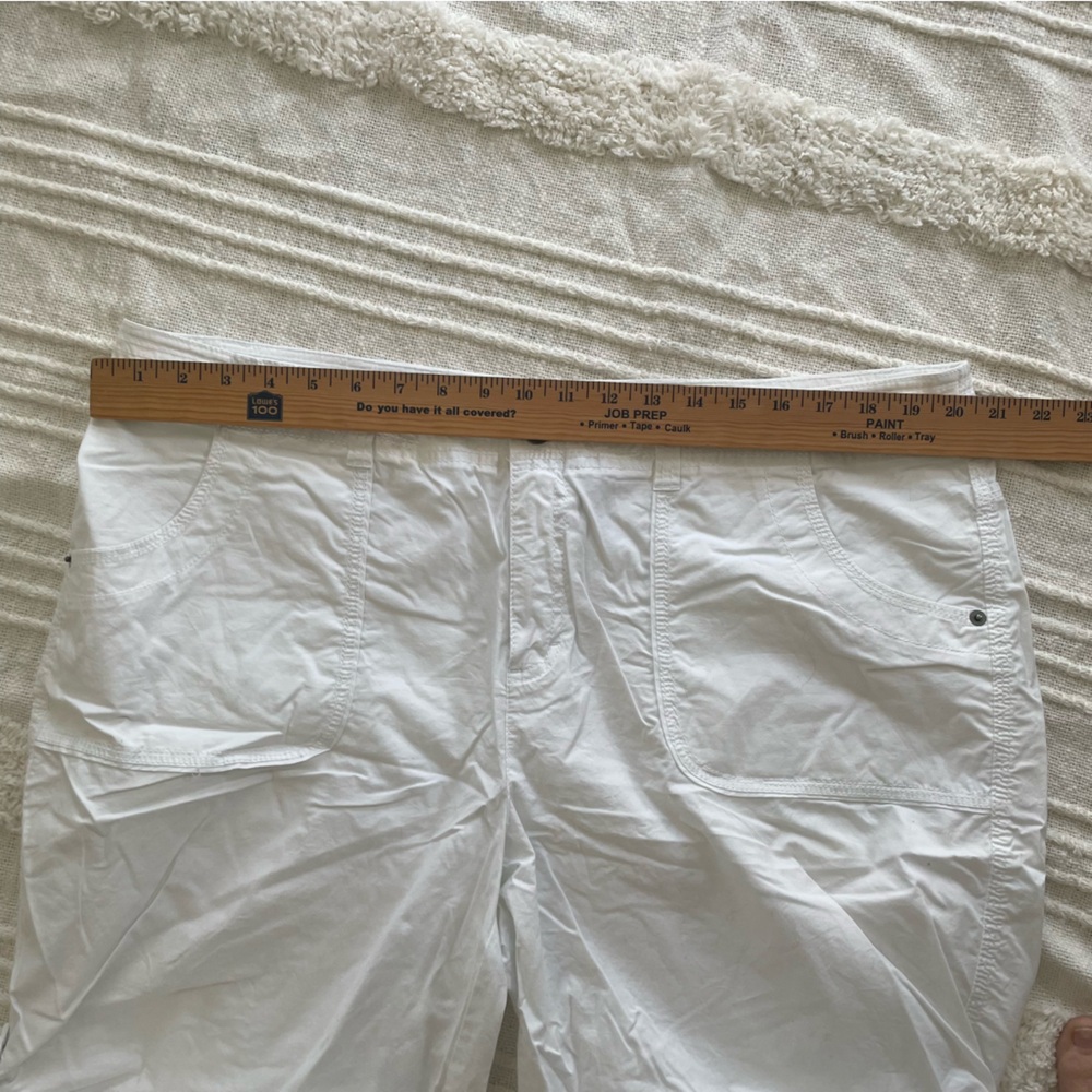INC International Concepts Macy’s Plus Size White cargo shorts pockets size 18W - Picture 14 of 16